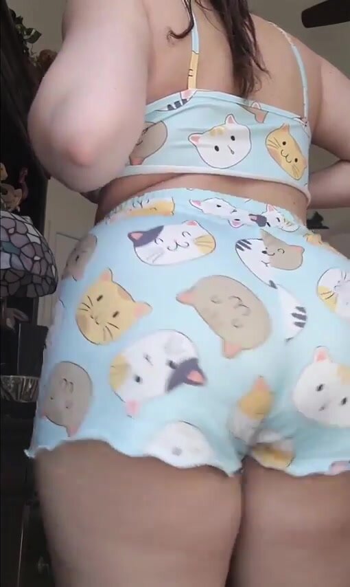 Hope you enjoy my cute booty reveal