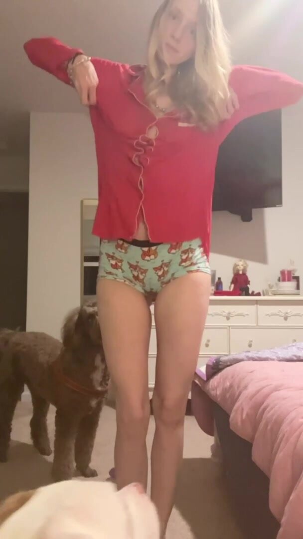 I may be small, but my ass is round