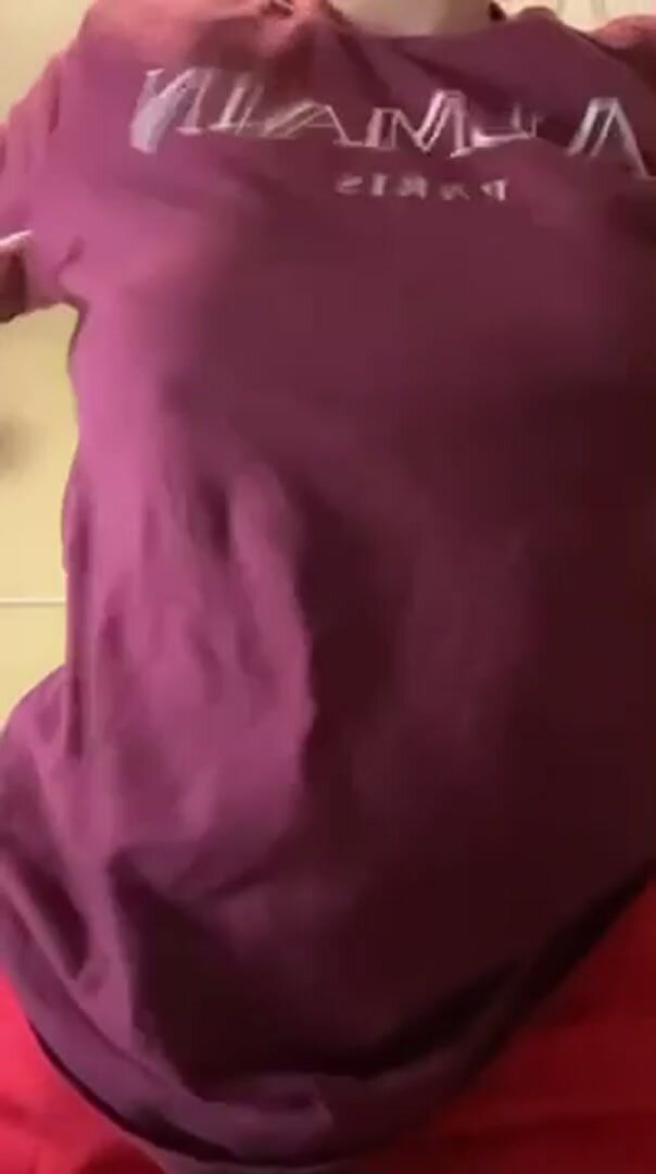 Big natural titties on my 5’1 frame