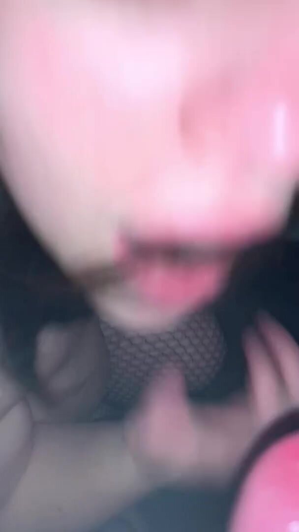 I really want to swallow another man cum! Any volunteers?